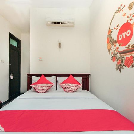 Hotel O Genteng Near Genteng Market Formerly Uno Hotel Surabaya Luaran gambar