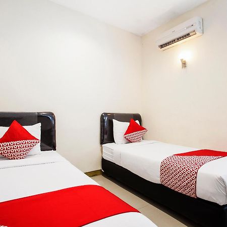 Hotel O Genteng Near Genteng Market Formerly Uno Hotel Surabaya Luaran gambar