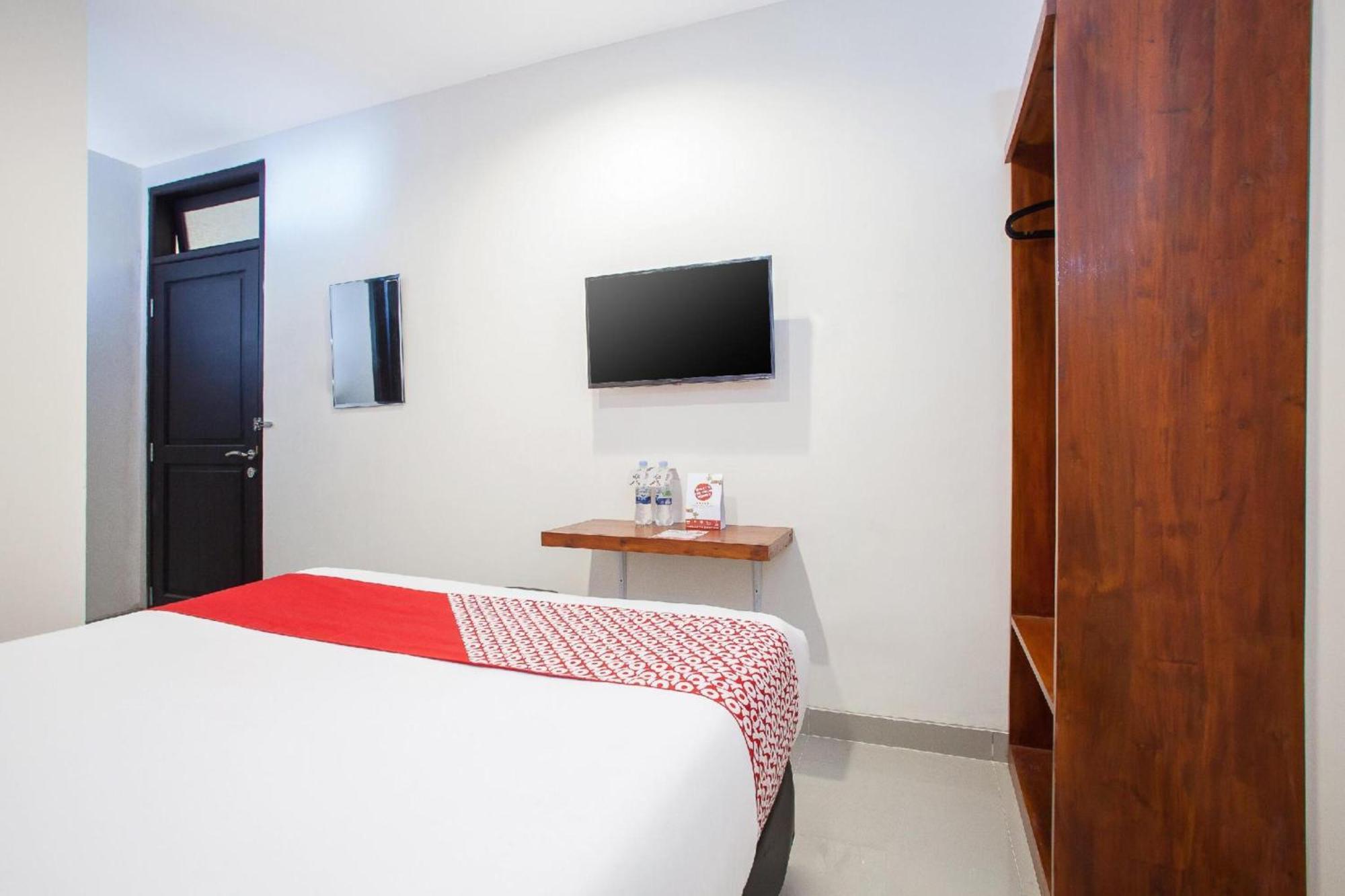 Hotel O Genteng Near Genteng Market Formerly Uno Hotel Surabaya Luaran gambar