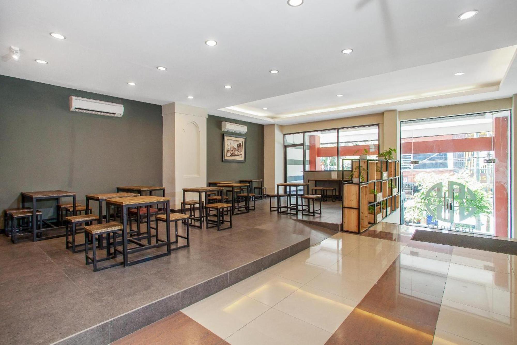 Hotel O Genteng Near Genteng Market Formerly Uno Hotel Surabaya Luaran gambar