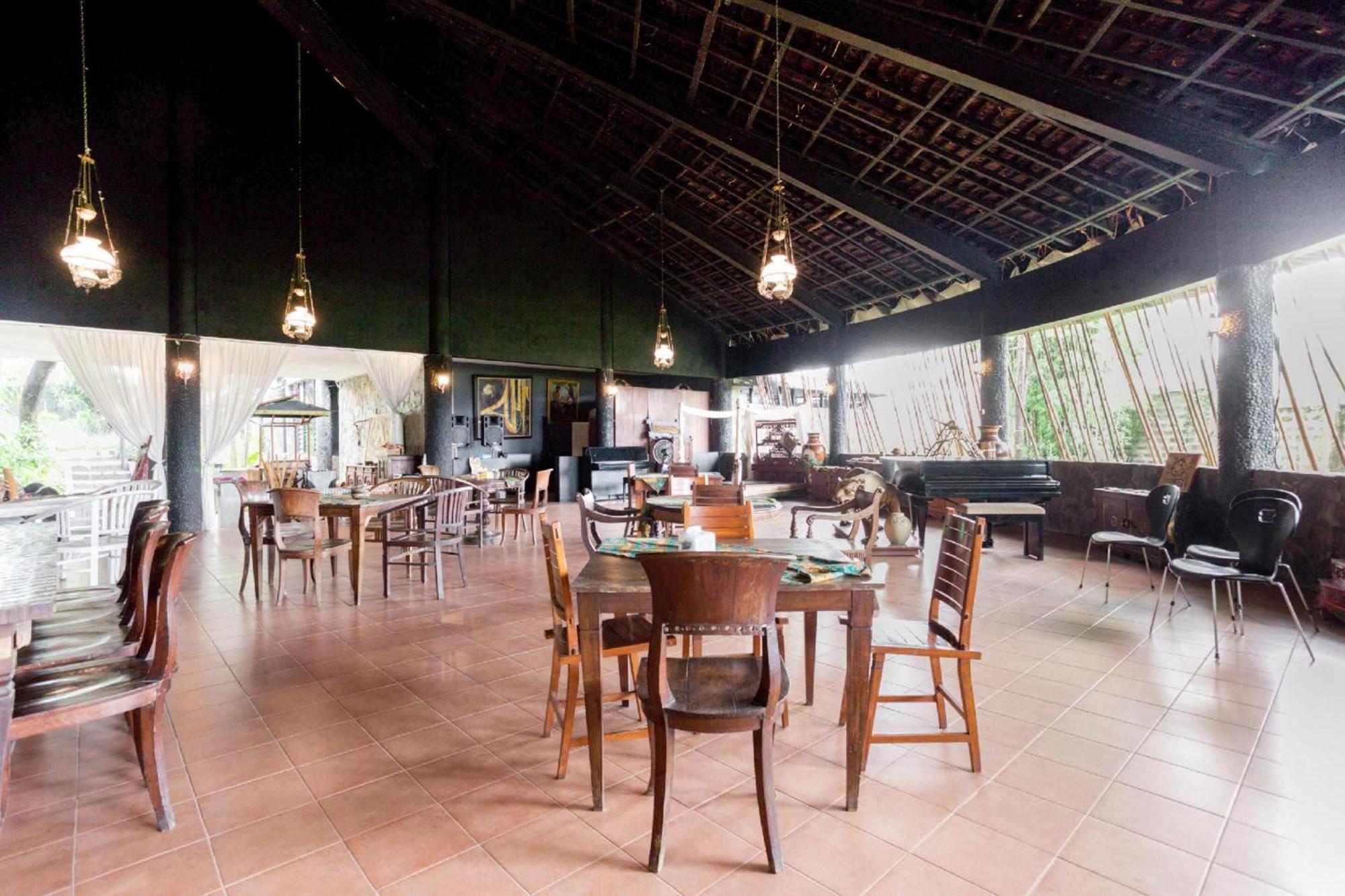 Hotel O Genteng Near Genteng Market Formerly Uno Hotel Surabaya Luaran gambar