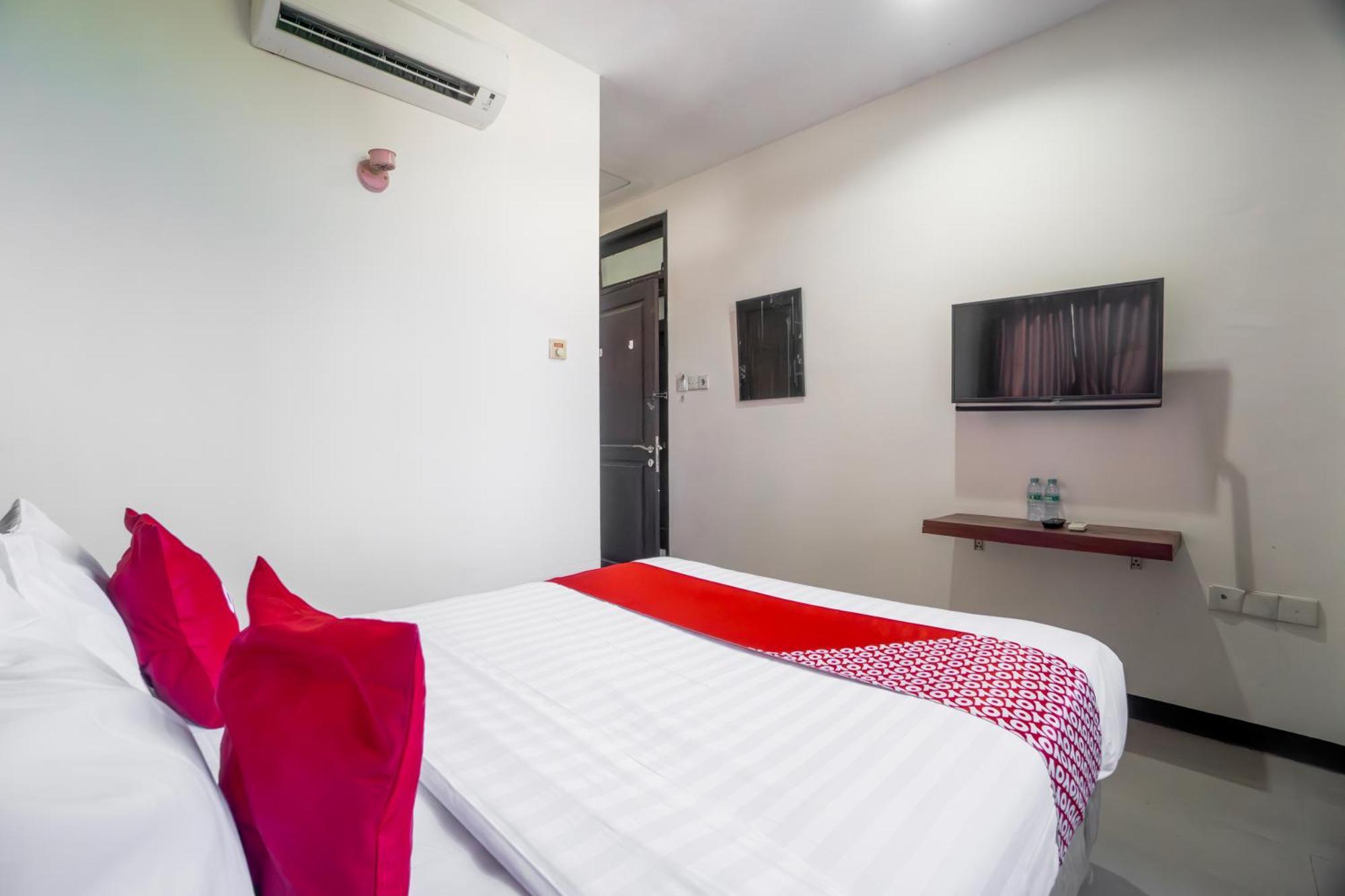 Hotel O Genteng Near Genteng Market Formerly Uno Hotel Surabaya Luaran gambar
