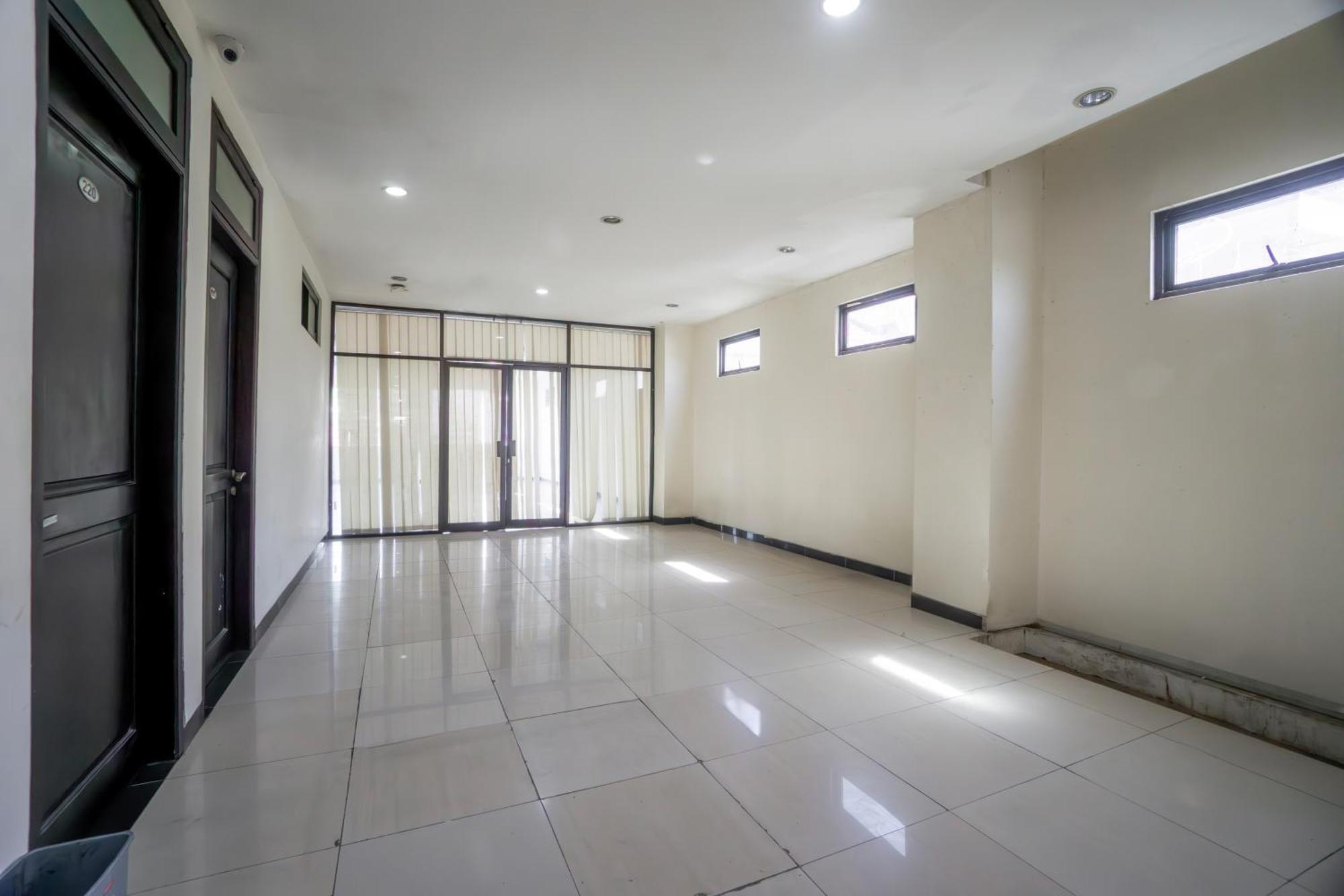 Hotel O Genteng Near Genteng Market Formerly Uno Hotel Surabaya Luaran gambar