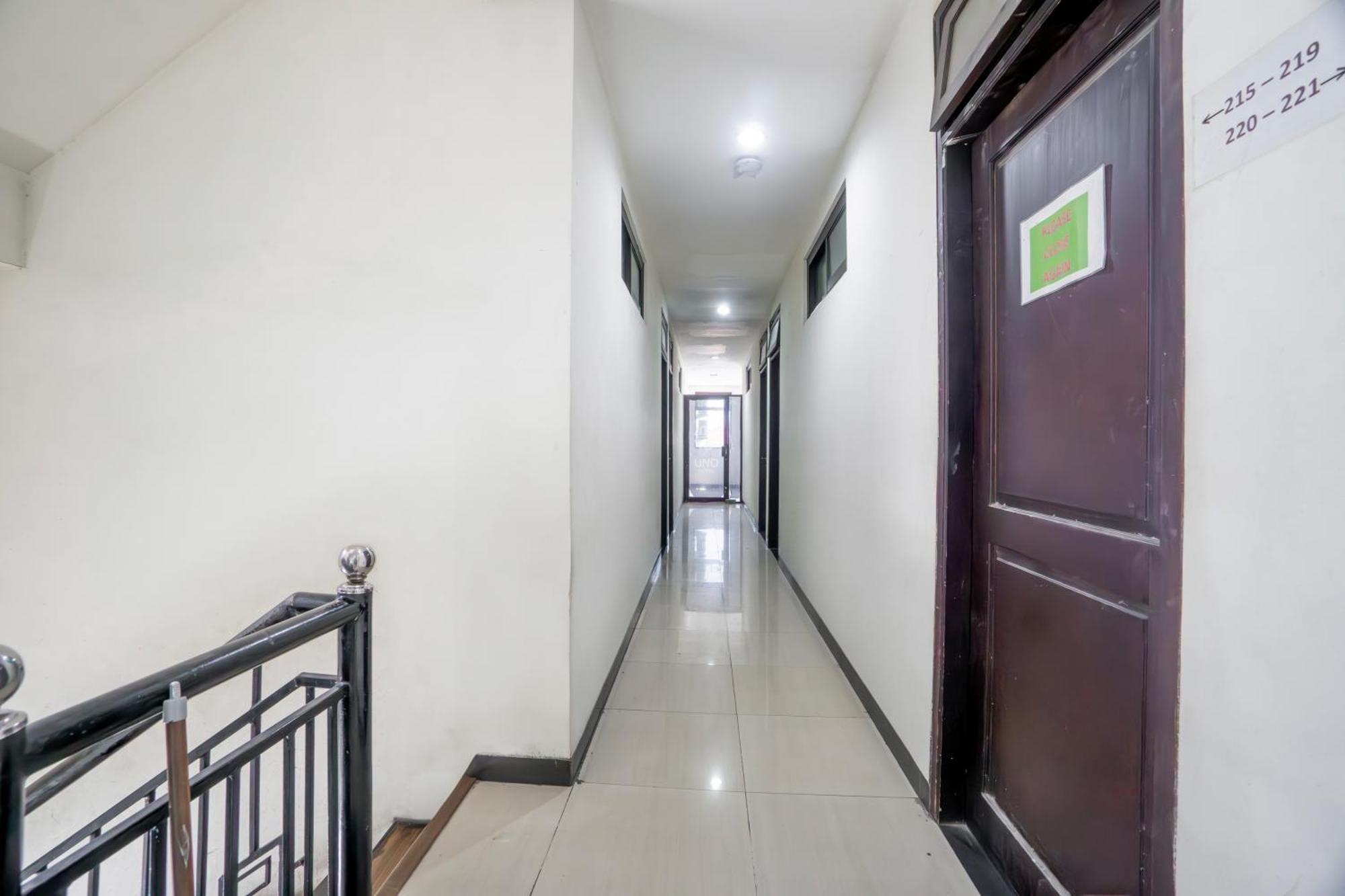 Hotel O Genteng Near Genteng Market Formerly Uno Hotel Surabaya Luaran gambar